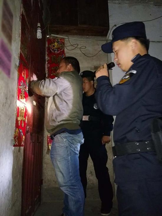 宜昌粗心妈妈误将幼女锁家中 